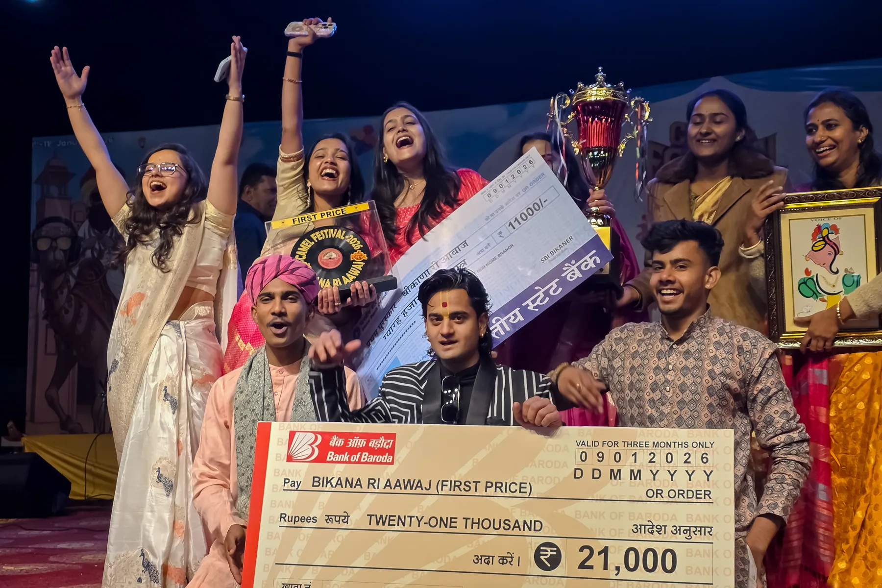 Bikaner Camel Festival  वर्षा सैनी का हैरतअंगेज डांस और सांस्कृतिक उत्सव Day 2 (शाम)